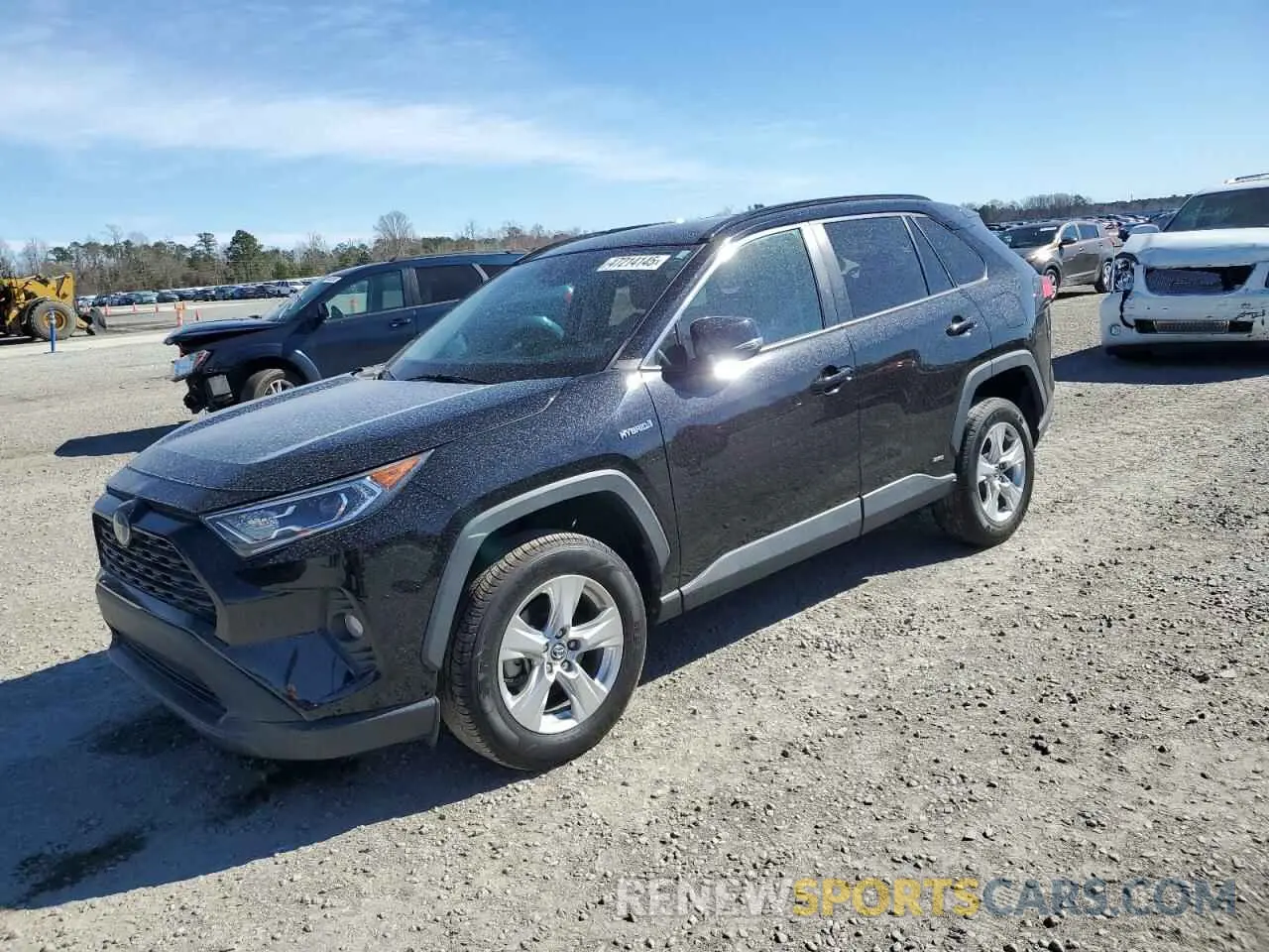 1 Photograph of a damaged car 2T3RWRFV9LW065636 TOYOTA RAV4 2020
