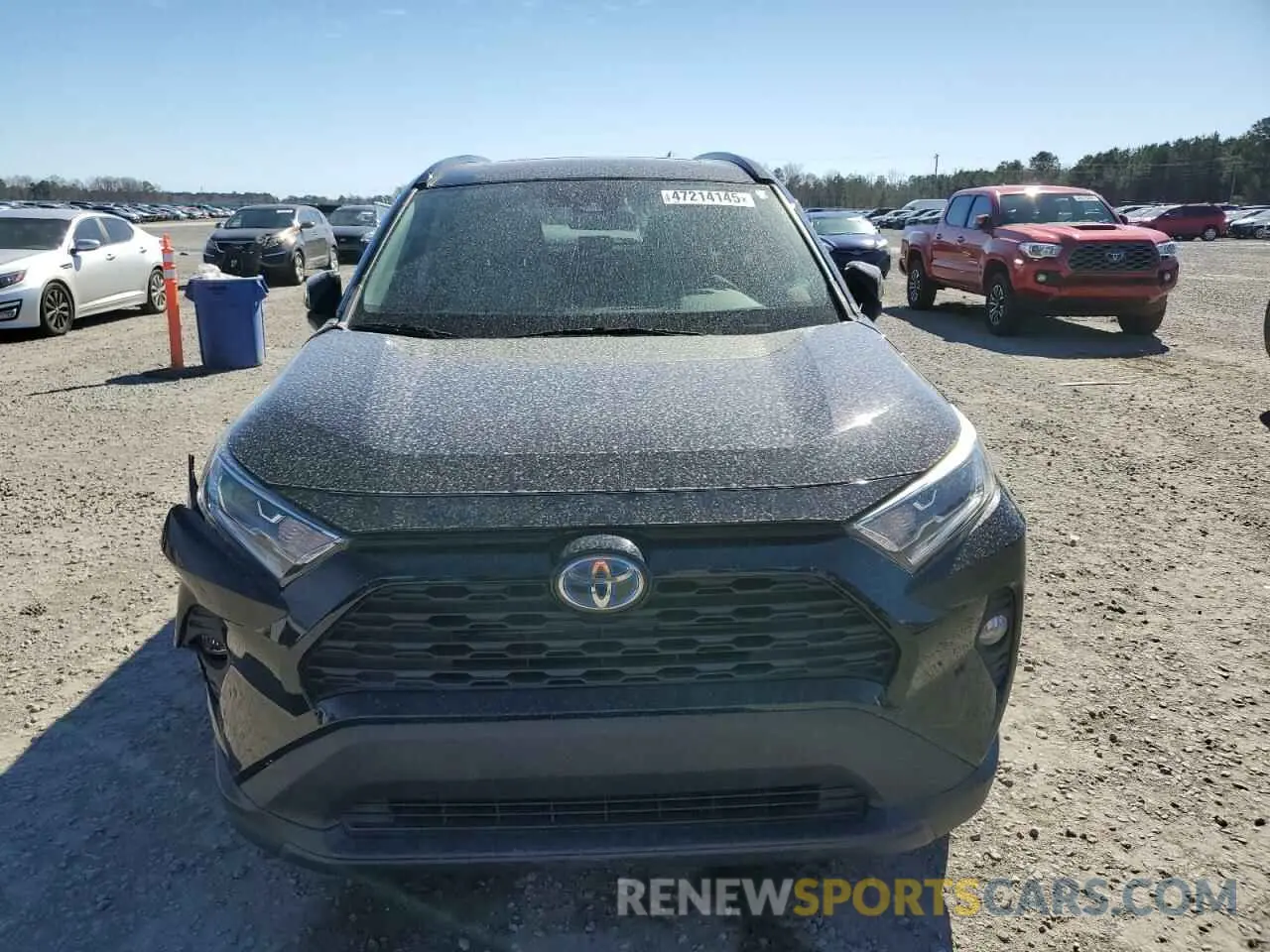 5 Photograph of a damaged car 2T3RWRFV9LW065636 TOYOTA RAV4 2020