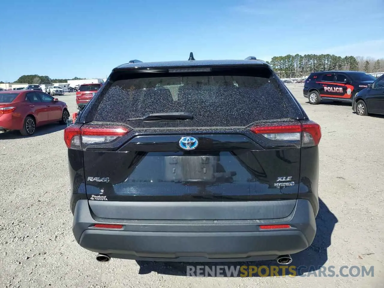 6 Photograph of a damaged car 2T3RWRFV9LW065636 TOYOTA RAV4 2020