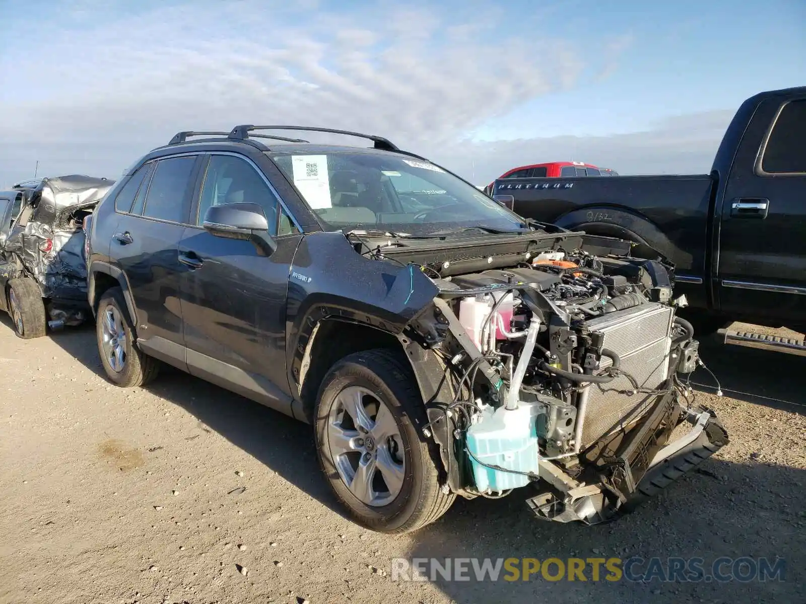 1 Photograph of a damaged car 2T3RWRFV9LW070237 TOYOTA RAV4 2020