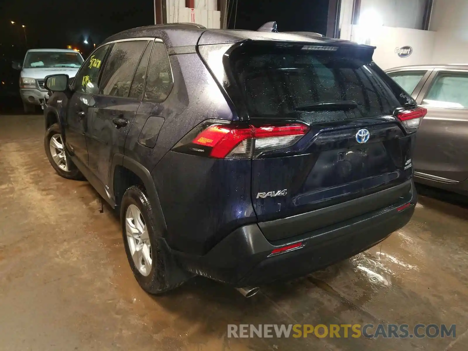 3 Photograph of a damaged car 2T3RWRFV9LW074322 TOYOTA RAV4 2020