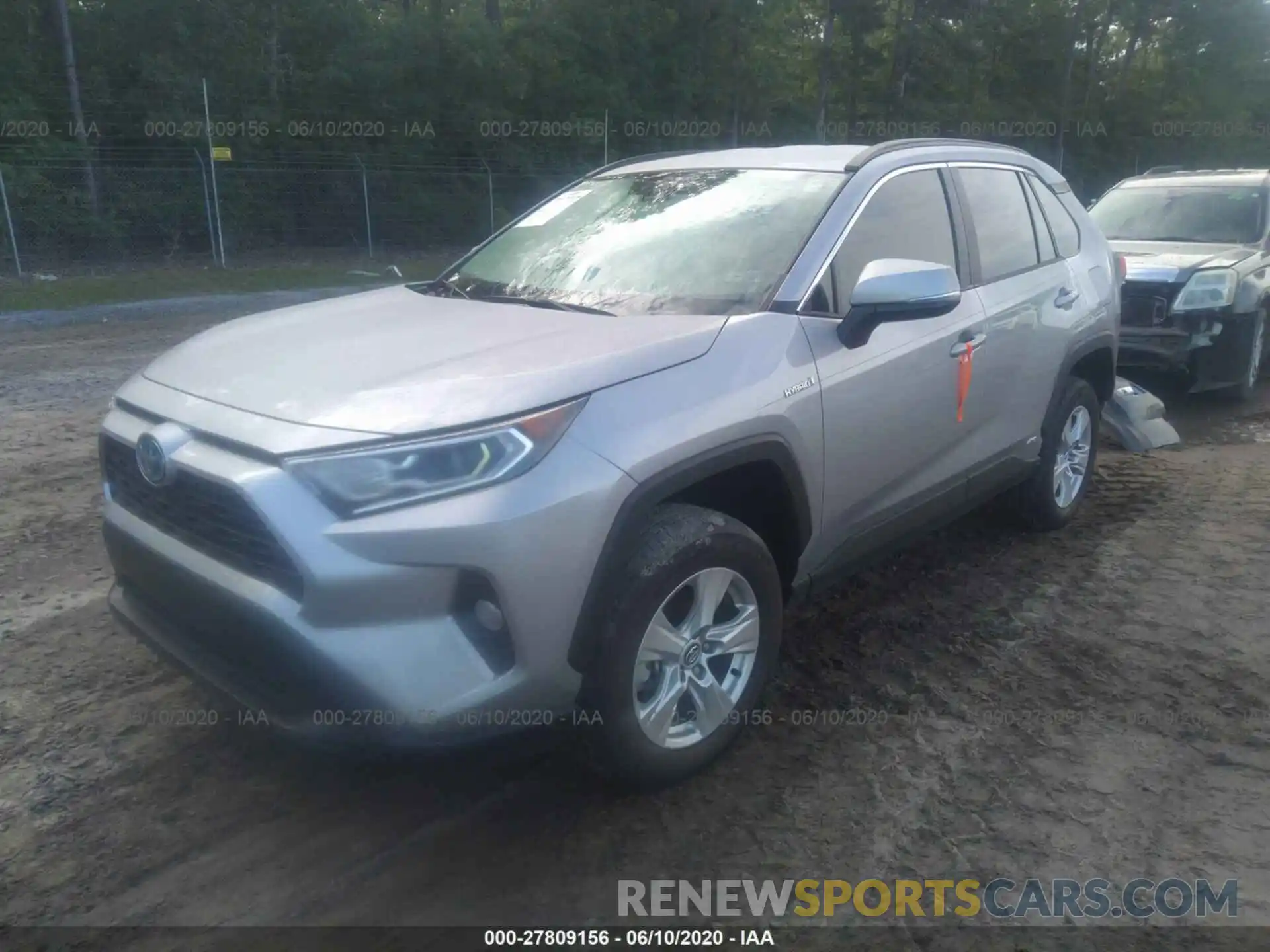 2 Photograph of a damaged car 2T3RWRFV9LW080802 TOYOTA RAV4 2020