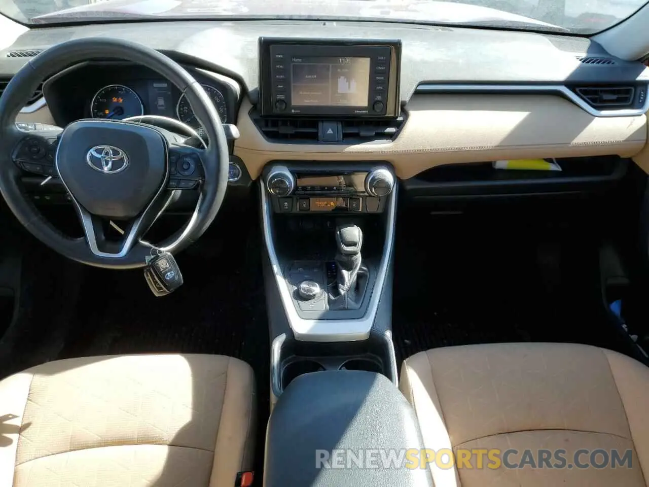 8 Photograph of a damaged car 2T3RWRFVXLW047193 TOYOTA RAV4 2020