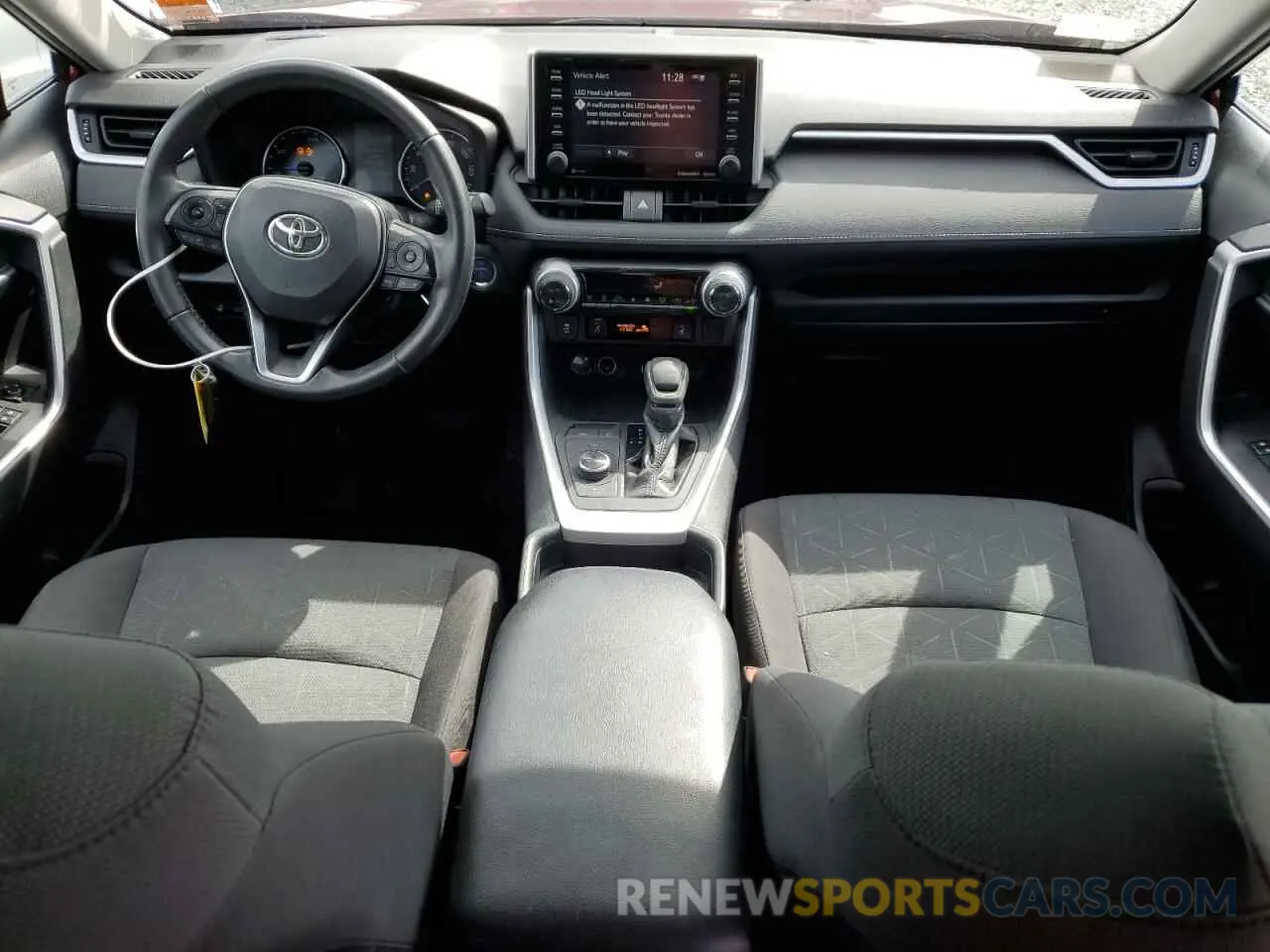 8 Photograph of a damaged car 2T3RWRFVXLW062485 TOYOTA RAV4 2020