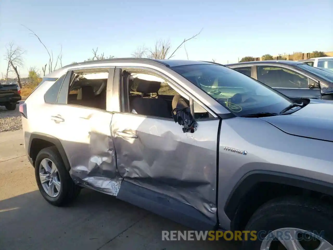 9 Photograph of a damaged car 2T3RWRFVXLW084101 TOYOTA RAV4 2020