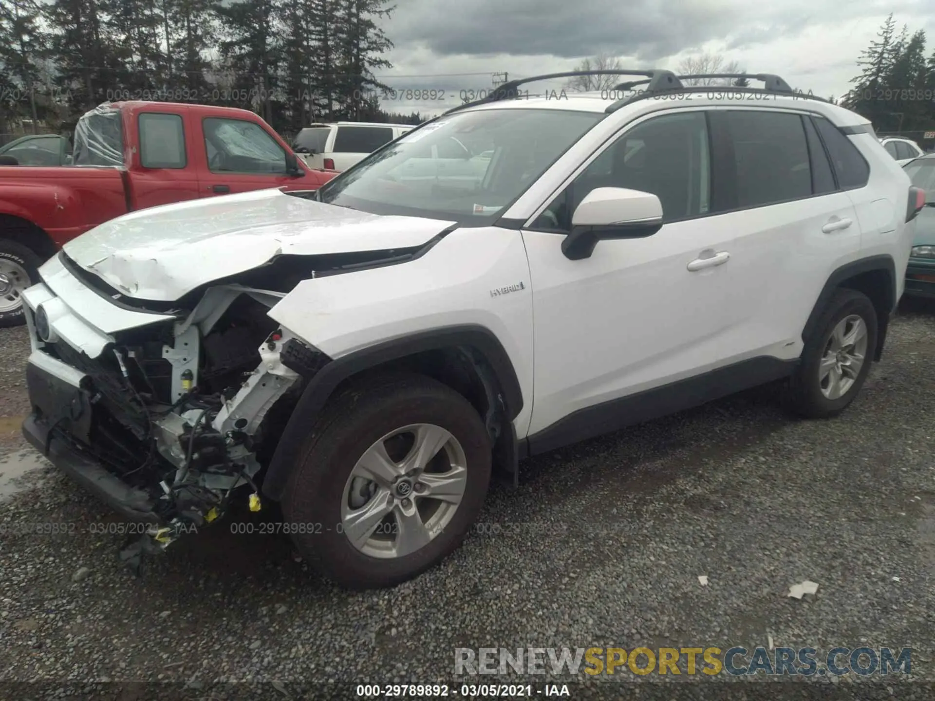 2 Photograph of a damaged car 2T3RWRFVXLW097284 TOYOTA RAV4 2020