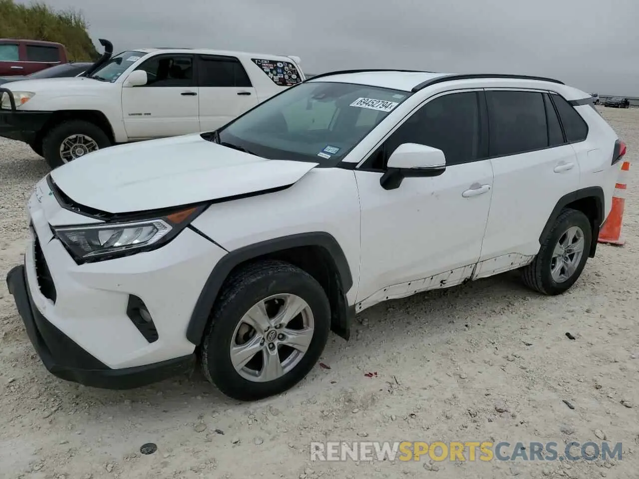 1 Photograph of a damaged car 2T3W1RFV0LC035055 TOYOTA RAV4 2020