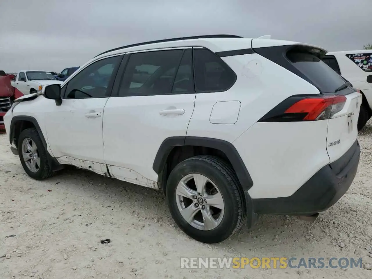 2 Photograph of a damaged car 2T3W1RFV0LC035055 TOYOTA RAV4 2020