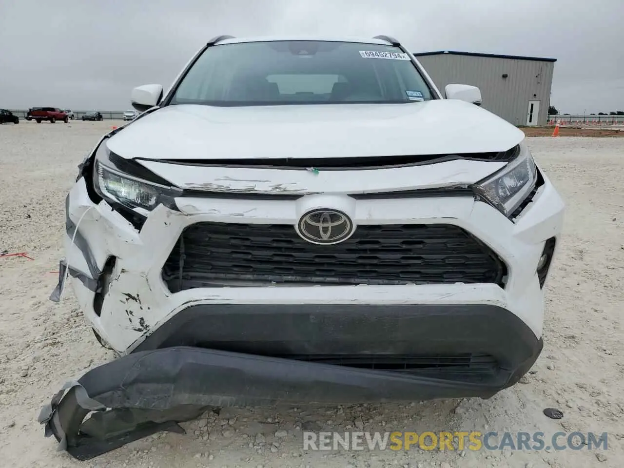 5 Photograph of a damaged car 2T3W1RFV0LC035055 TOYOTA RAV4 2020
