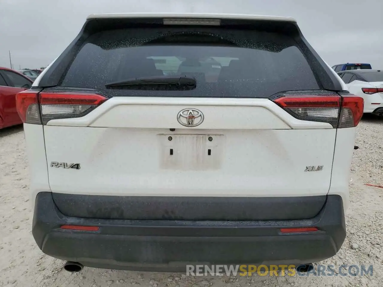 6 Photograph of a damaged car 2T3W1RFV0LC035055 TOYOTA RAV4 2020