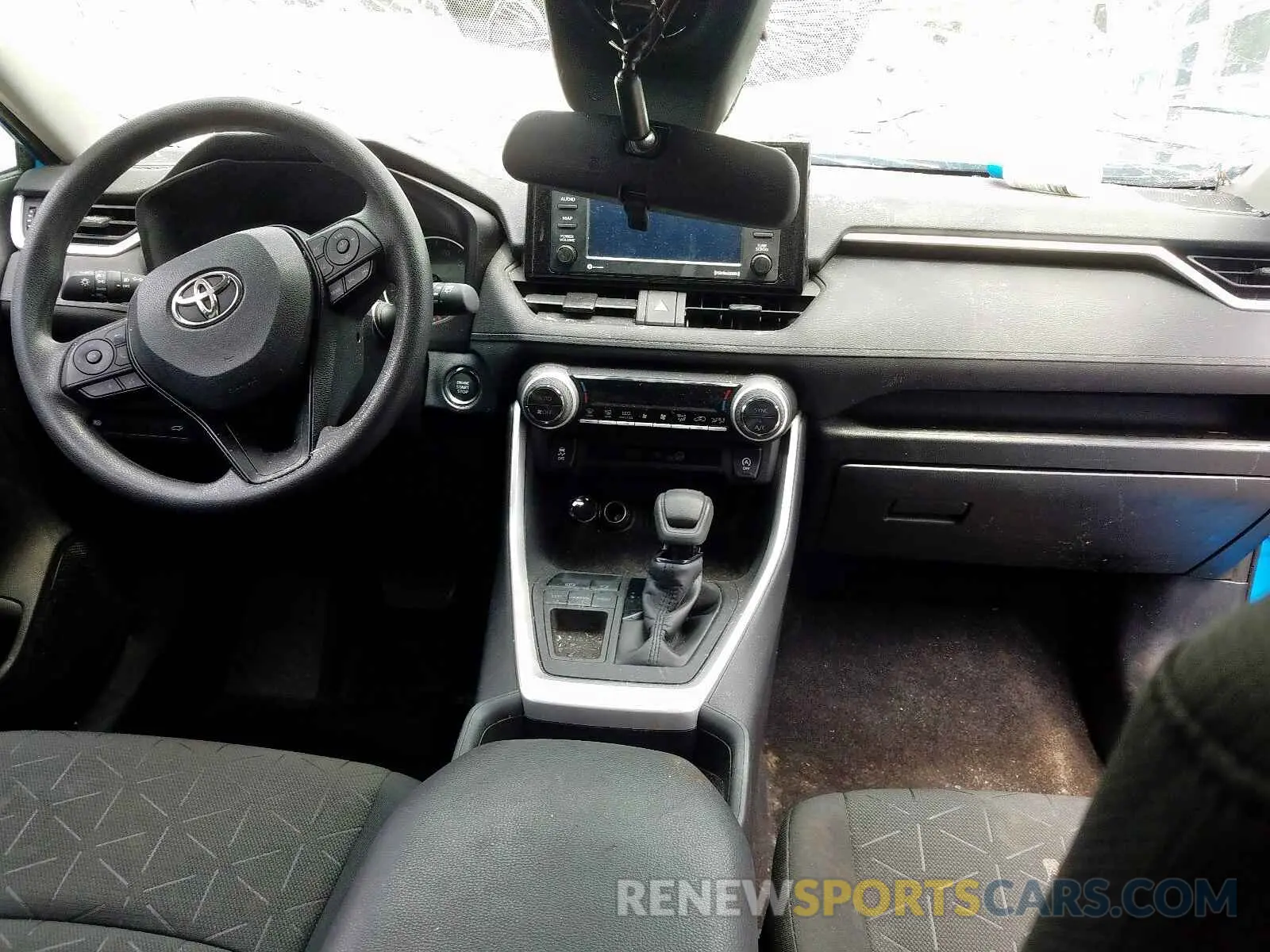 9 Photograph of a damaged car 2T3W1RFV0LC040532 TOYOTA RAV4 2020