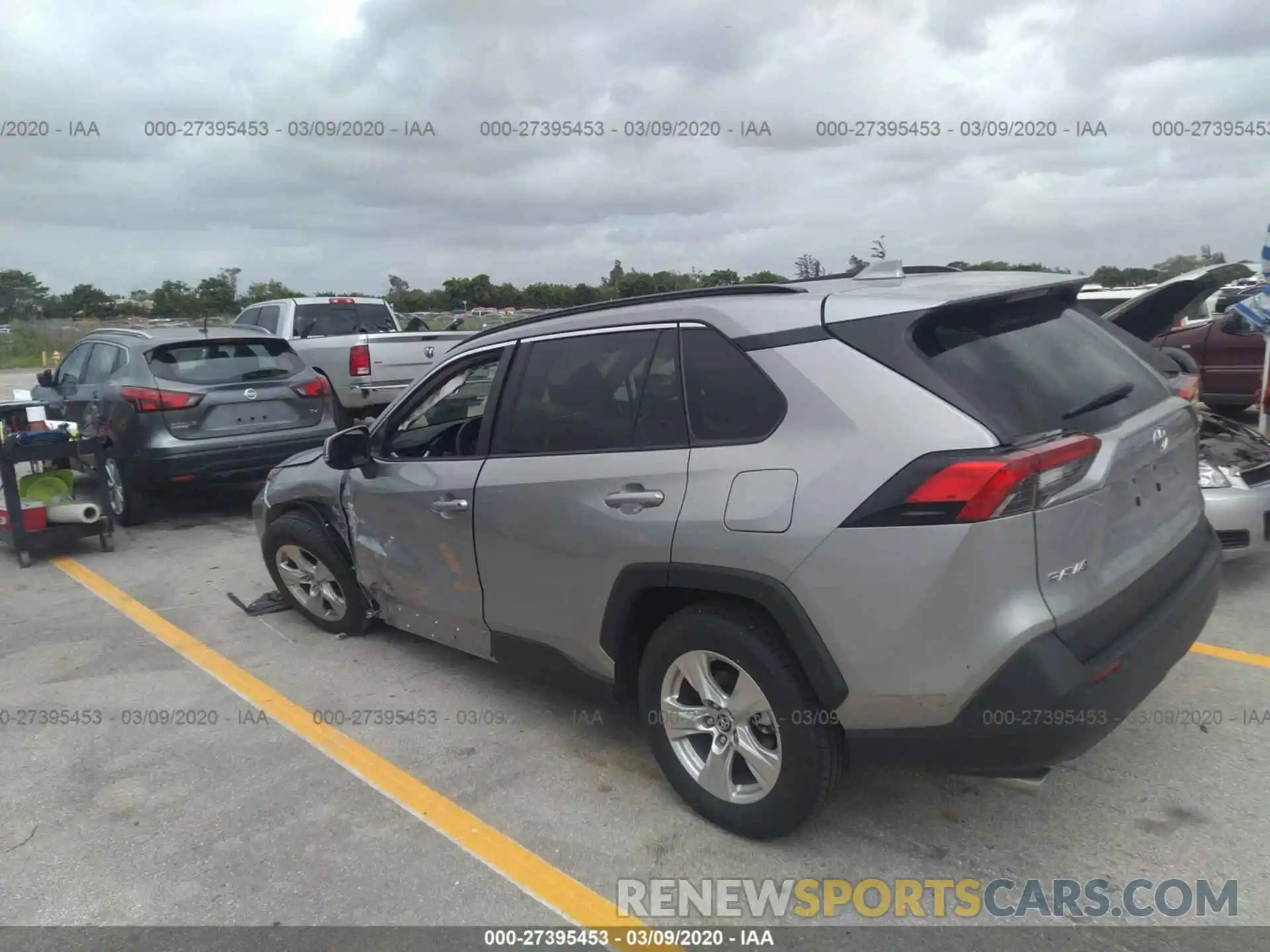 3 Photograph of a damaged car 2T3W1RFV0LC050977 TOYOTA RAV4 2020