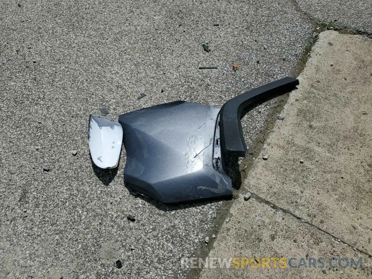 13 Photograph of a damaged car 2T3W1RFV0LC053295 TOYOTA RAV4 2020