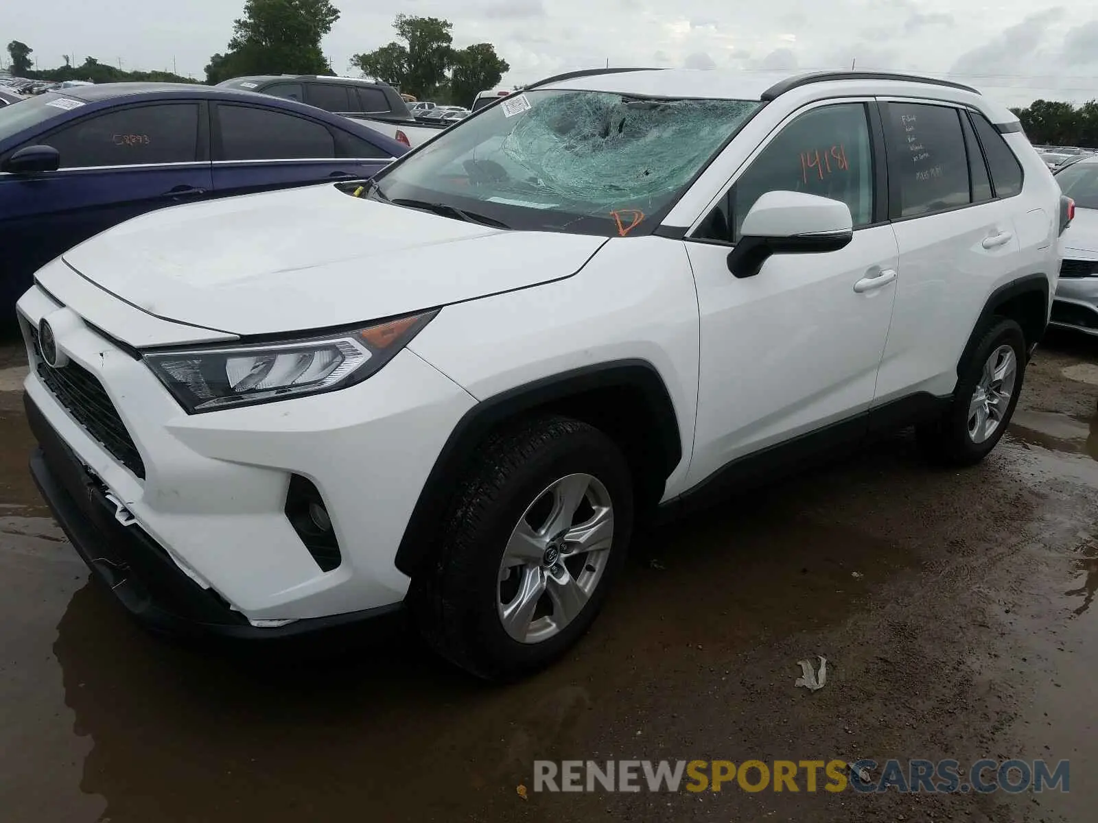 2 Photograph of a damaged car 2T3W1RFV0LC054544 TOYOTA RAV4 2020