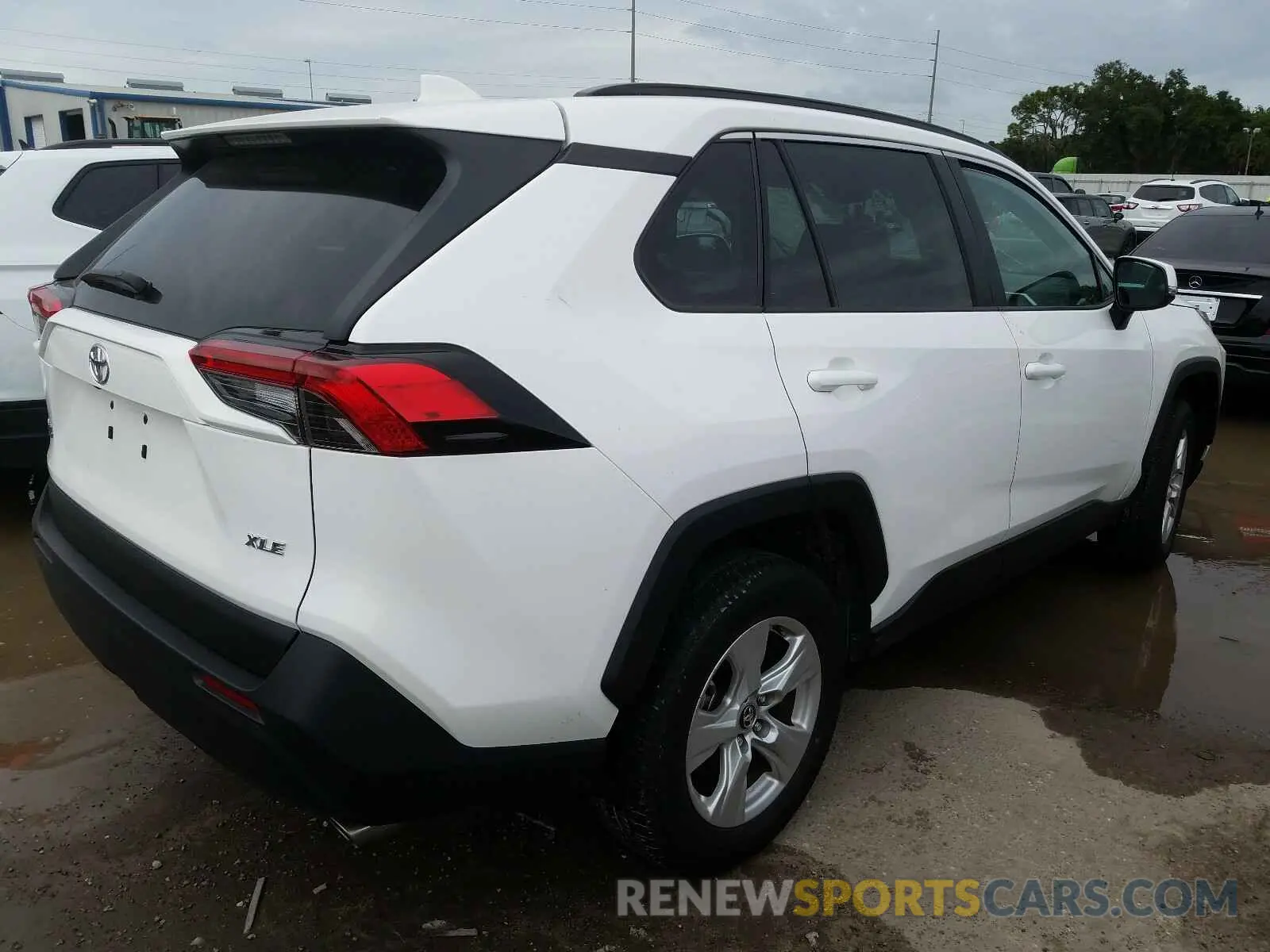 4 Photograph of a damaged car 2T3W1RFV0LC054544 TOYOTA RAV4 2020
