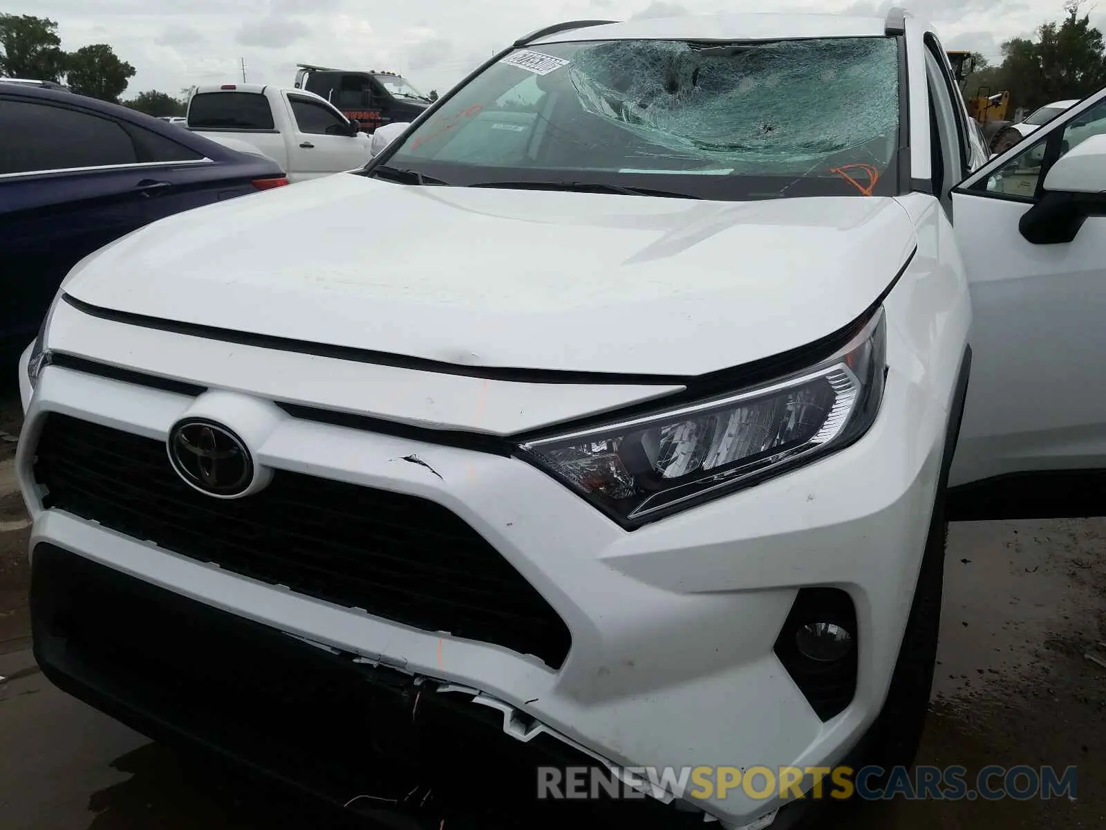 9 Photograph of a damaged car 2T3W1RFV0LC054544 TOYOTA RAV4 2020