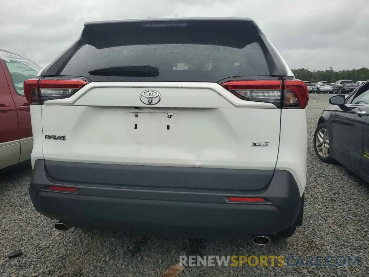 6 Photograph of a damaged car 2T3W1RFV0LC063745 TOYOTA RAV4 2020