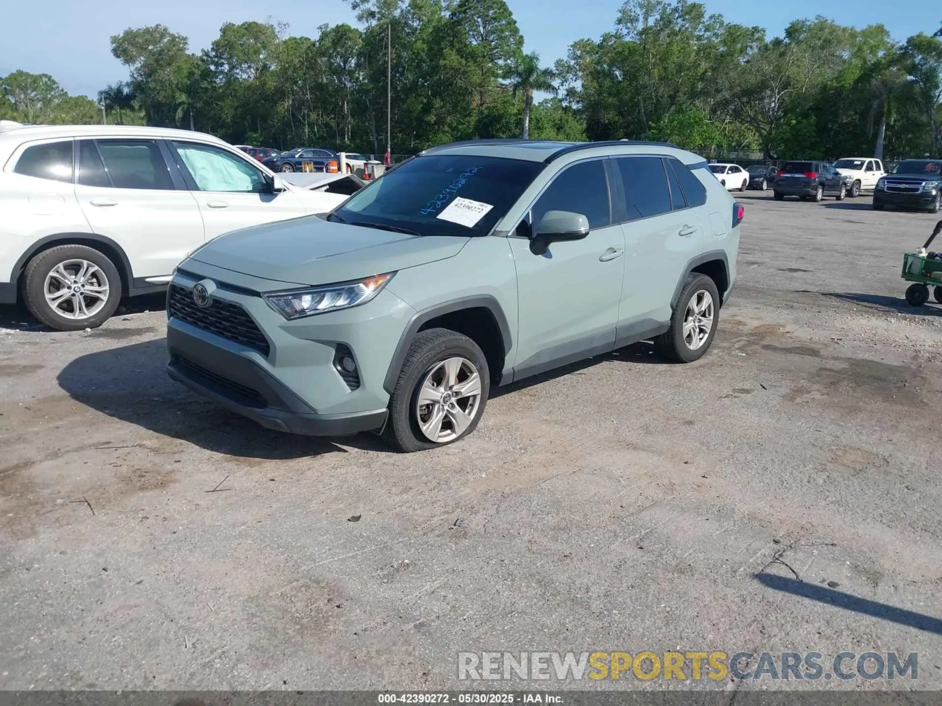 2 Photograph of a damaged car 2T3W1RFV0LC067410 TOYOTA RAV4 2020
