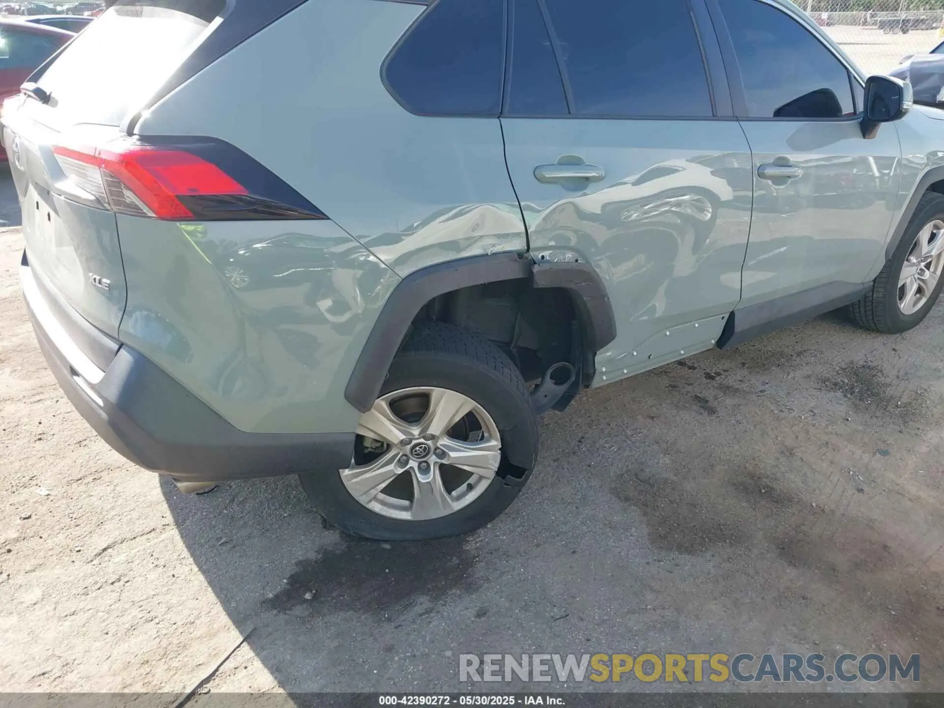 6 Photograph of a damaged car 2T3W1RFV0LC067410 TOYOTA RAV4 2020