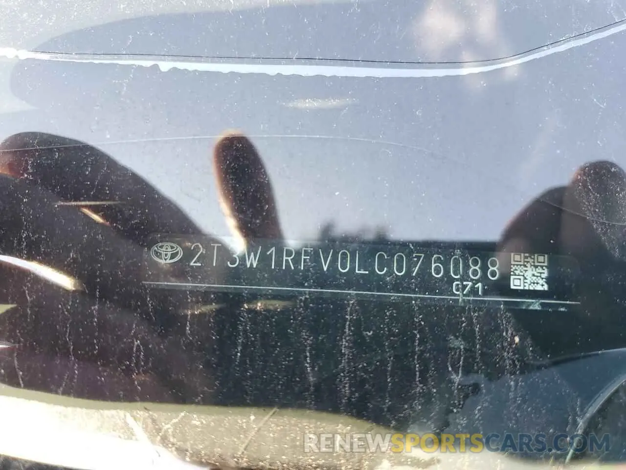 15 Photograph of a damaged car 2T3W1RFV0LC076088 TOYOTA RAV4 2020