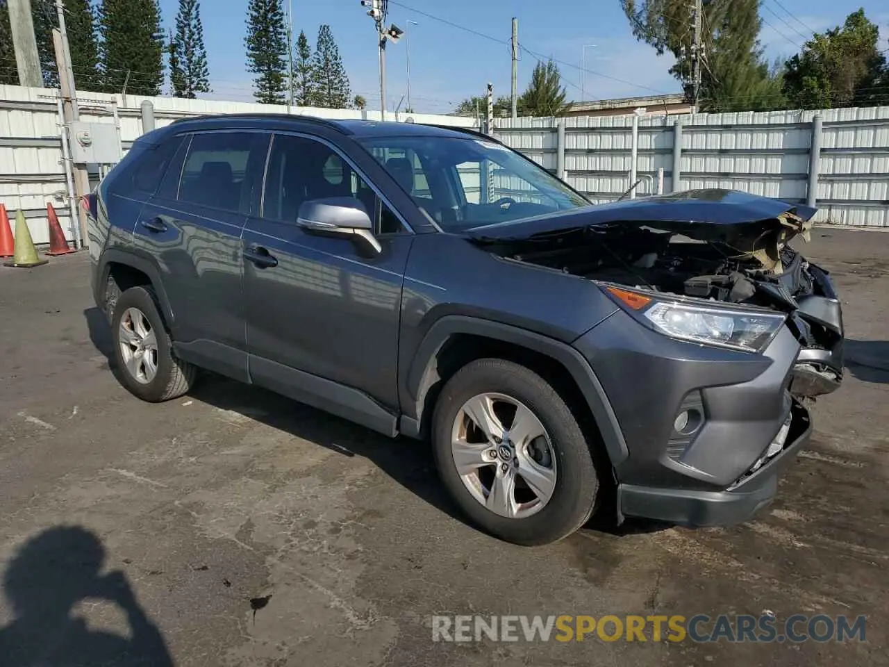 4 Photograph of a damaged car 2T3W1RFV0LC076088 TOYOTA RAV4 2020