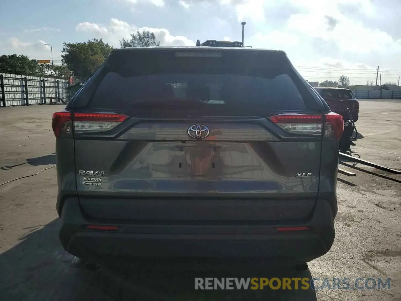 6 Photograph of a damaged car 2T3W1RFV0LC076088 TOYOTA RAV4 2020