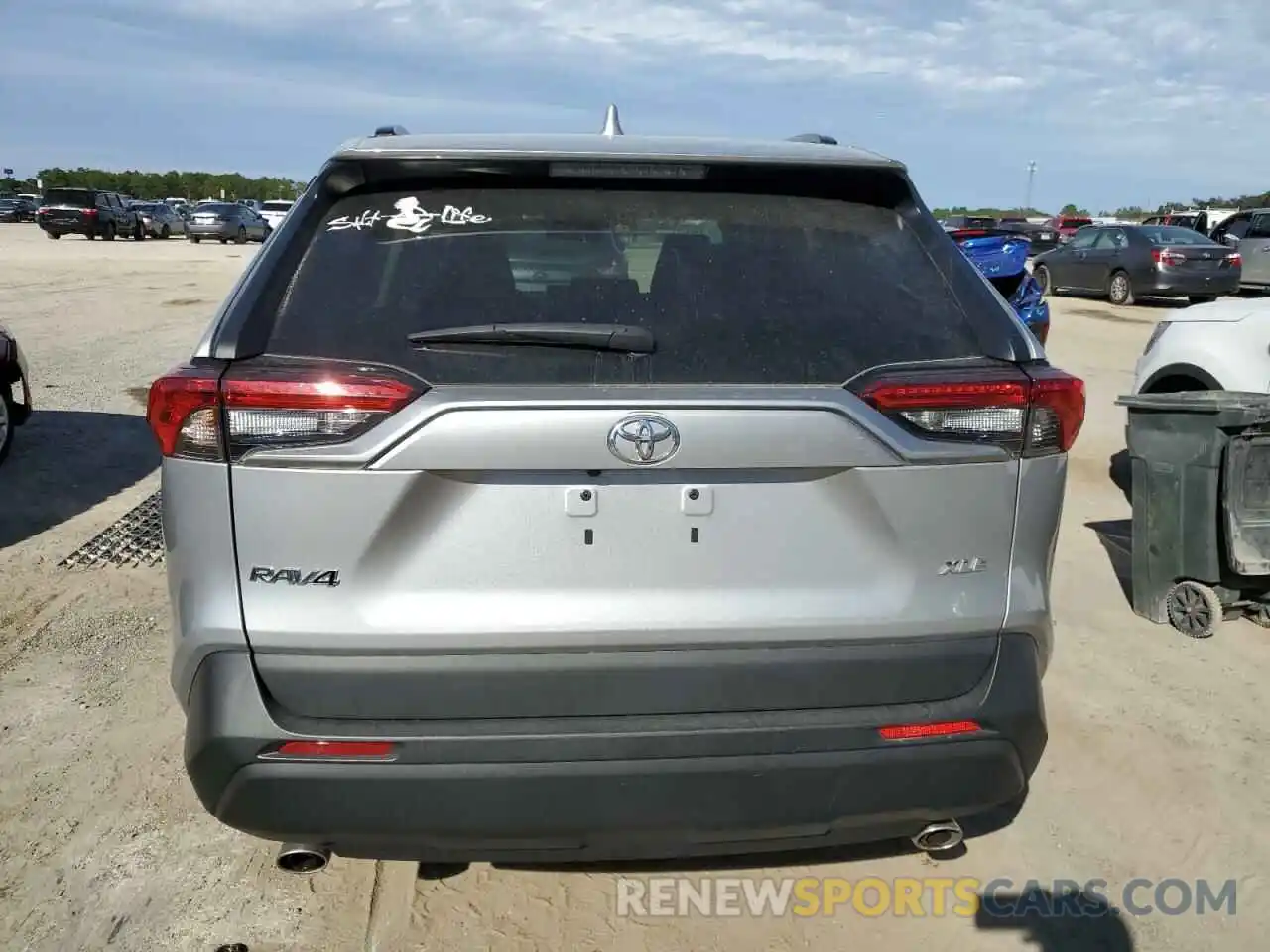 6 Photograph of a damaged car 2T3W1RFV0LC078813 TOYOTA RAV4 2020