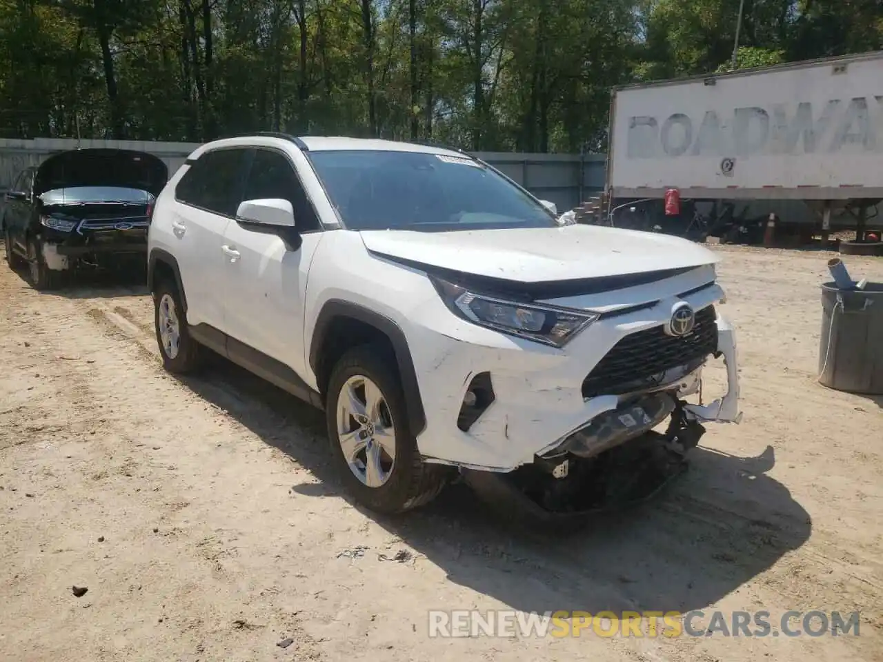 1 Photograph of a damaged car 2T3W1RFV0LW059743 TOYOTA RAV4 2020