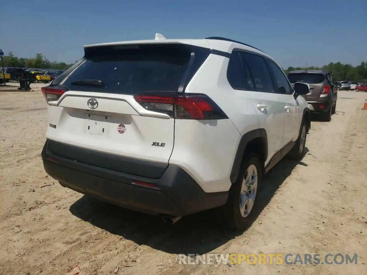 4 Photograph of a damaged car 2T3W1RFV0LW059743 TOYOTA RAV4 2020