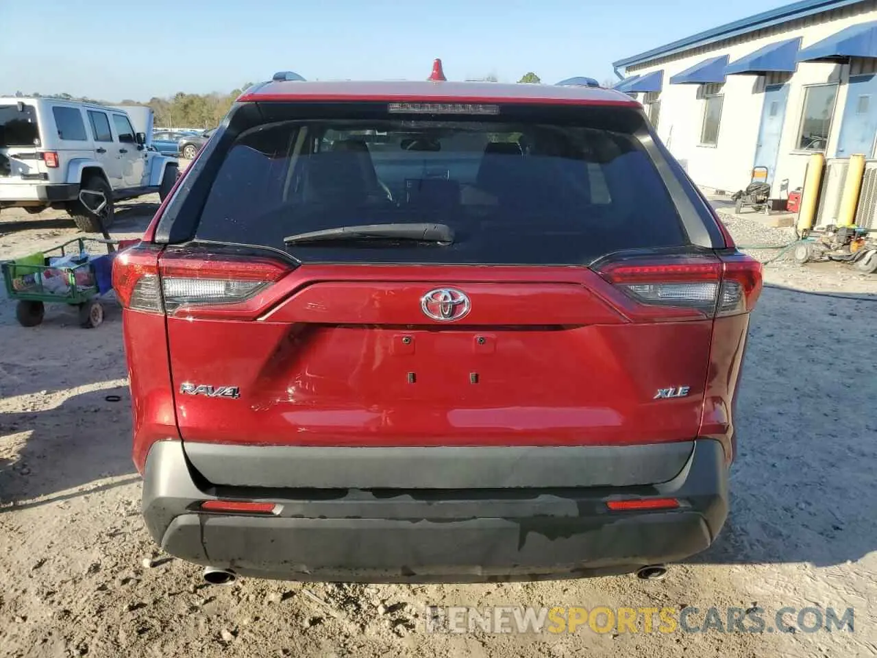 6 Photograph of a damaged car 2T3W1RFV0LW059760 TOYOTA RAV4 2020