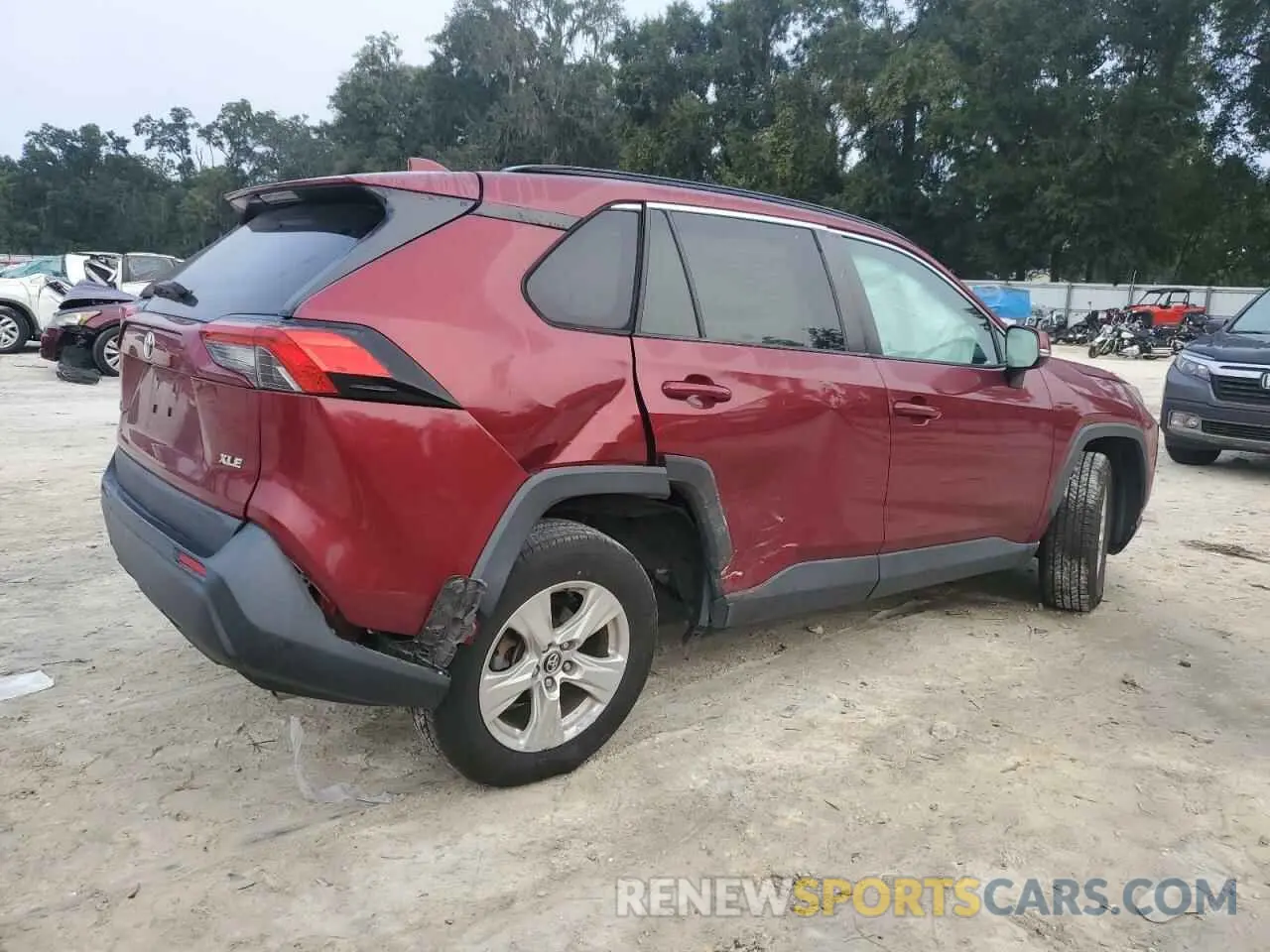 3 Photograph of a damaged car 2T3W1RFV0LW059791 TOYOTA RAV4 2020