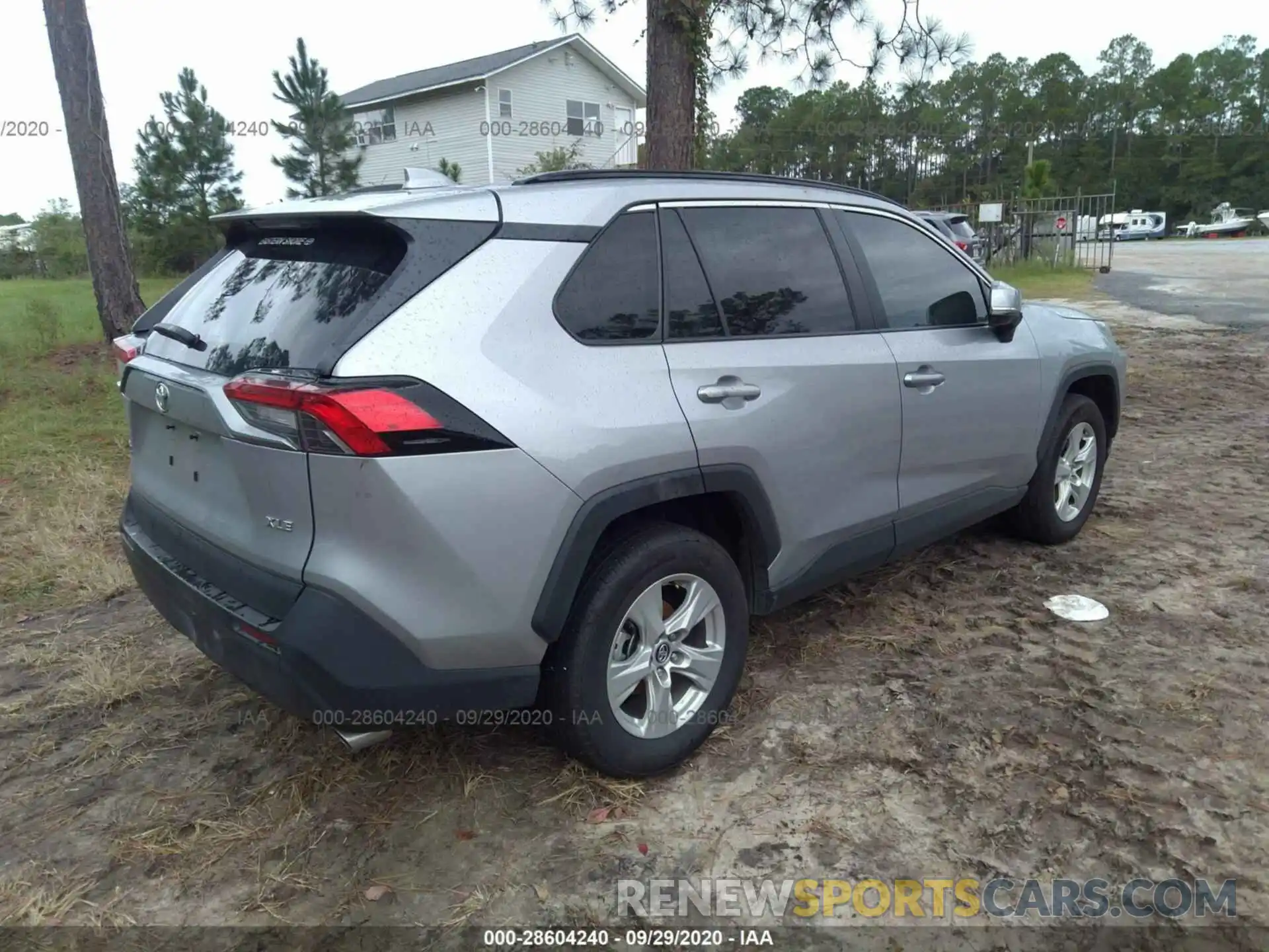 4 Photograph of a damaged car 2T3W1RFV0LW063839 TOYOTA RAV4 2020