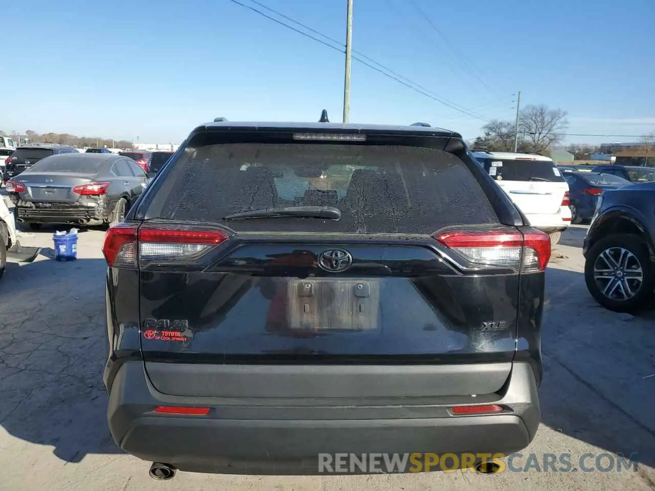 6 Photograph of a damaged car 2T3W1RFV0LW069527 TOYOTA RAV4 2020