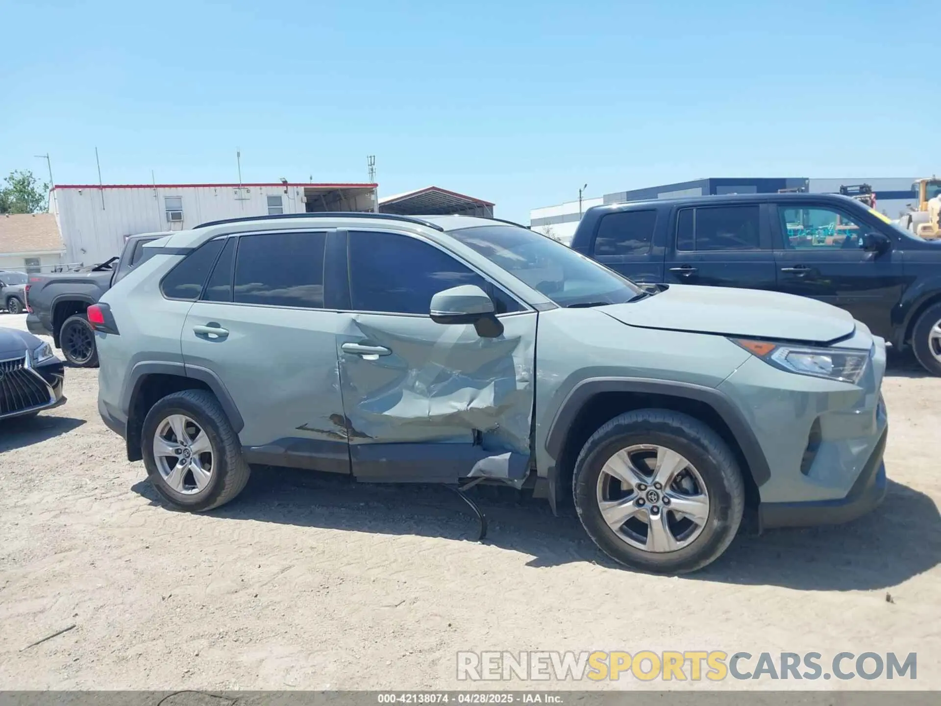 13 Photograph of a damaged car 2T3W1RFV0LW069849 TOYOTA RAV4 2020