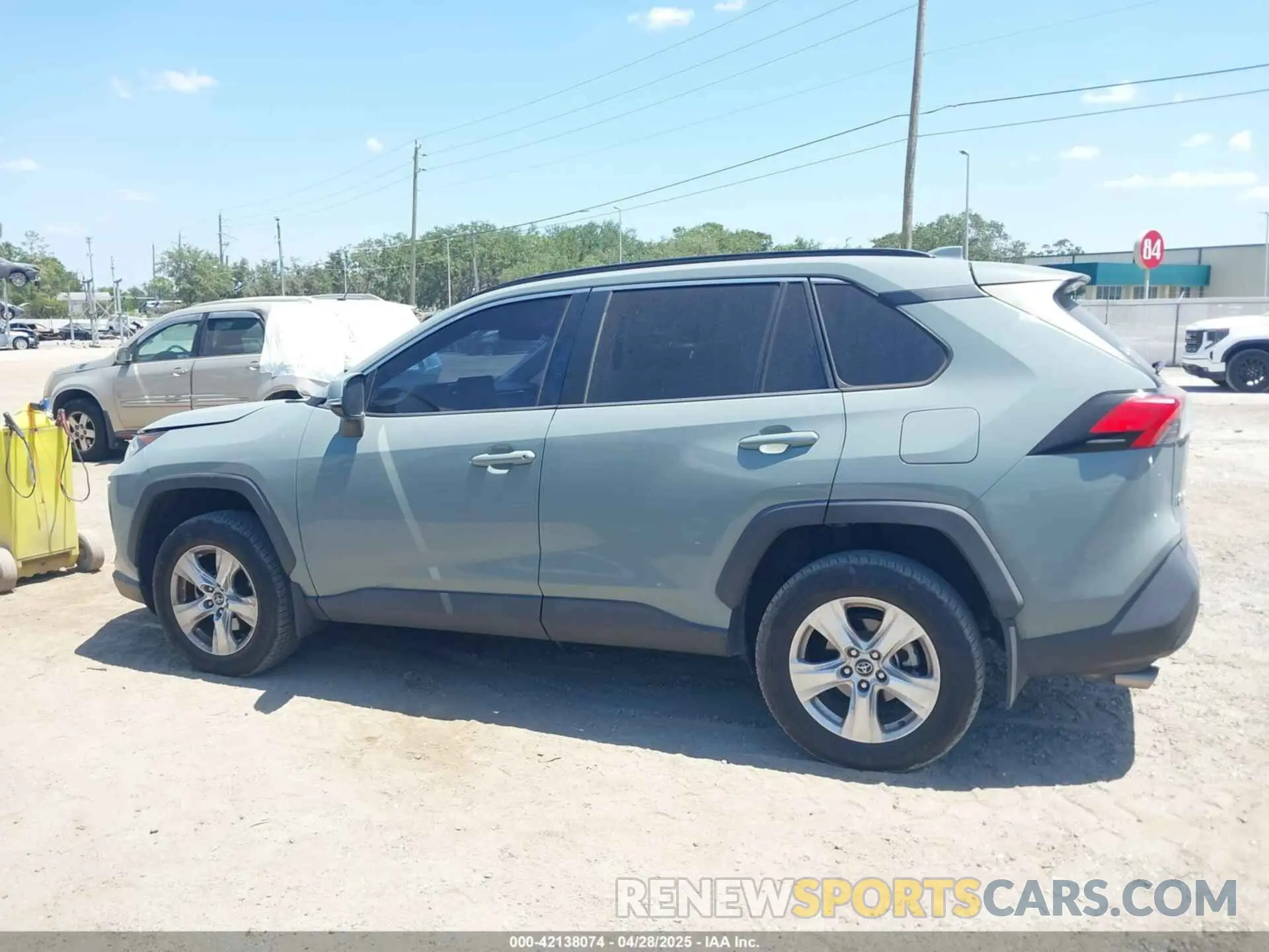 14 Photograph of a damaged car 2T3W1RFV0LW069849 TOYOTA RAV4 2020