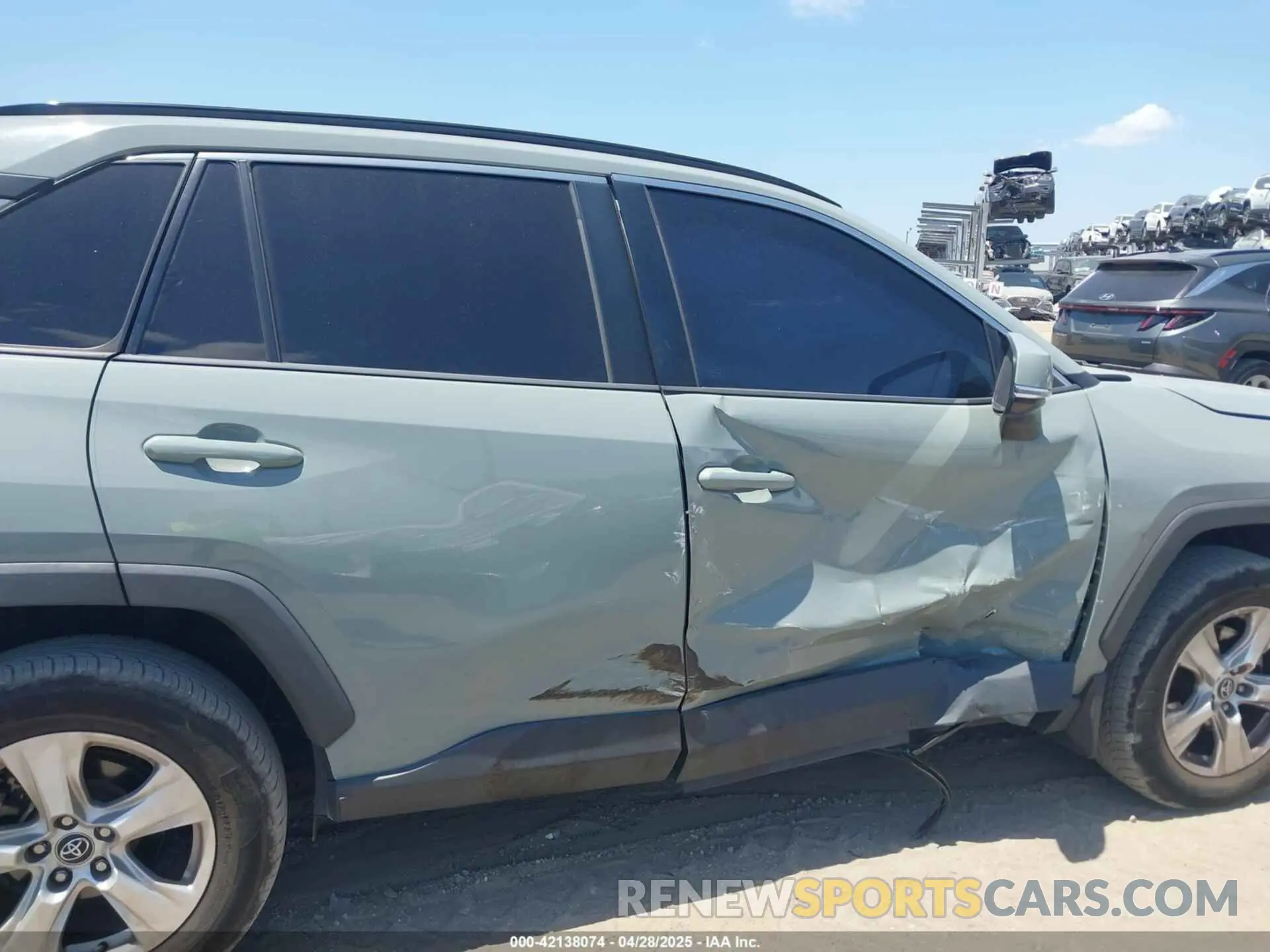 6 Photograph of a damaged car 2T3W1RFV0LW069849 TOYOTA RAV4 2020