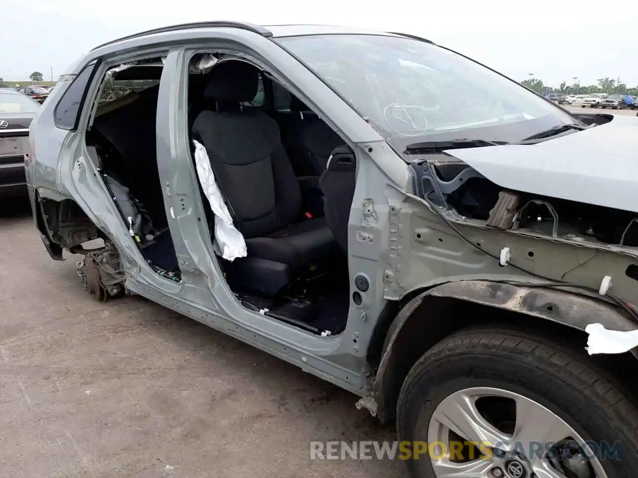 9 Photograph of a damaged car 2T3W1RFV0LW073173 TOYOTA RAV4 2020