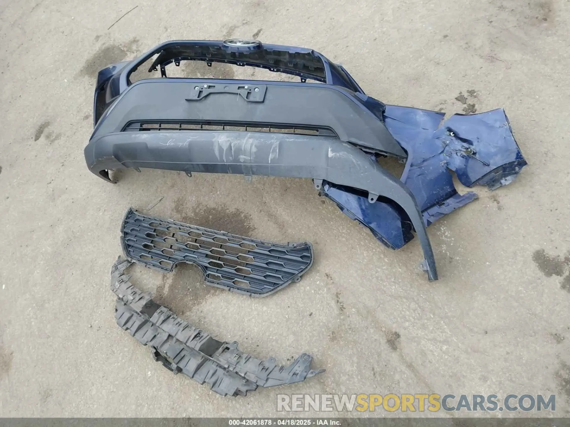 12 Photograph of a damaged car 2T3W1RFV0LW074520 TOYOTA RAV4 2020
