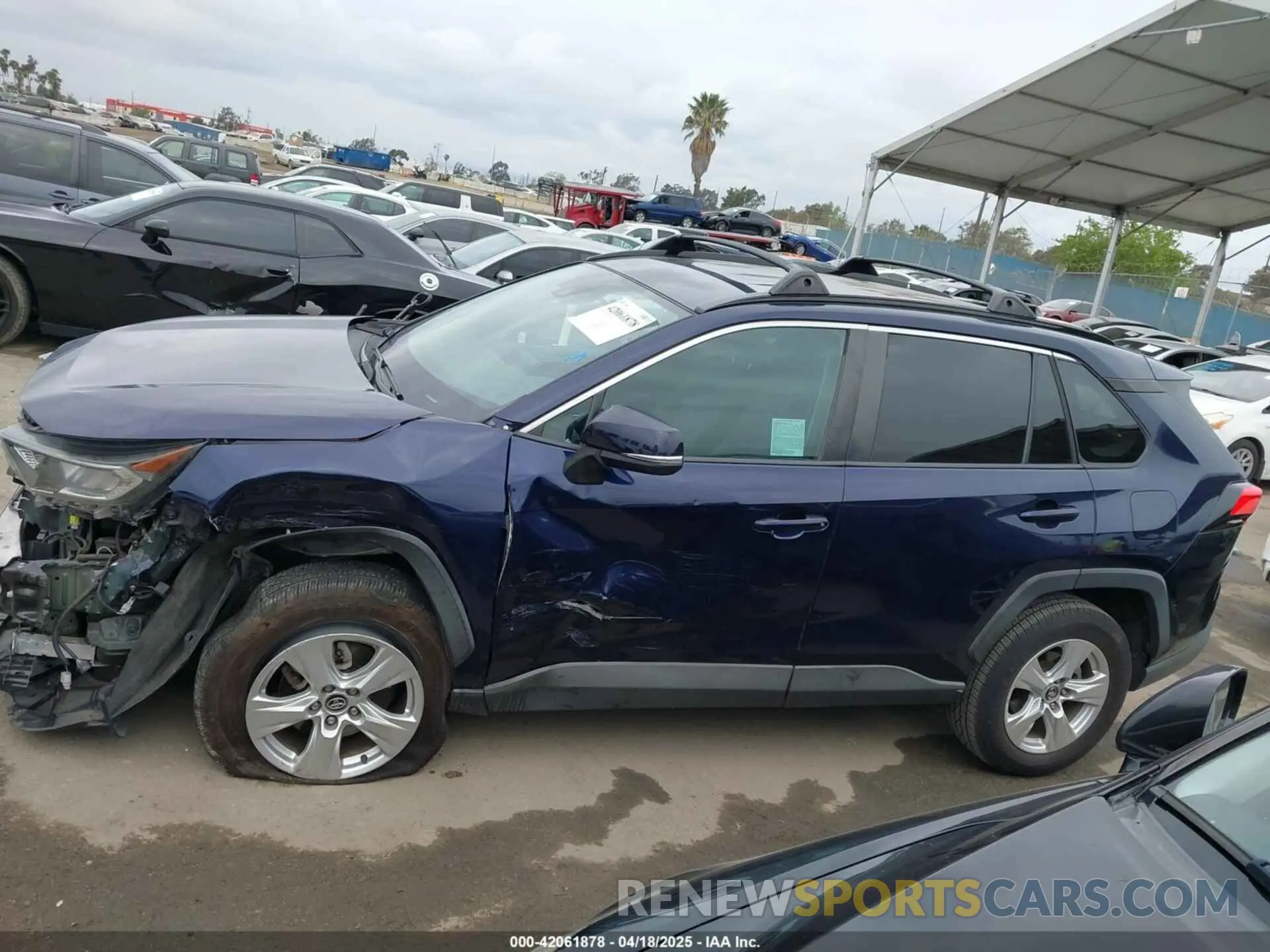 15 Photograph of a damaged car 2T3W1RFV0LW074520 TOYOTA RAV4 2020