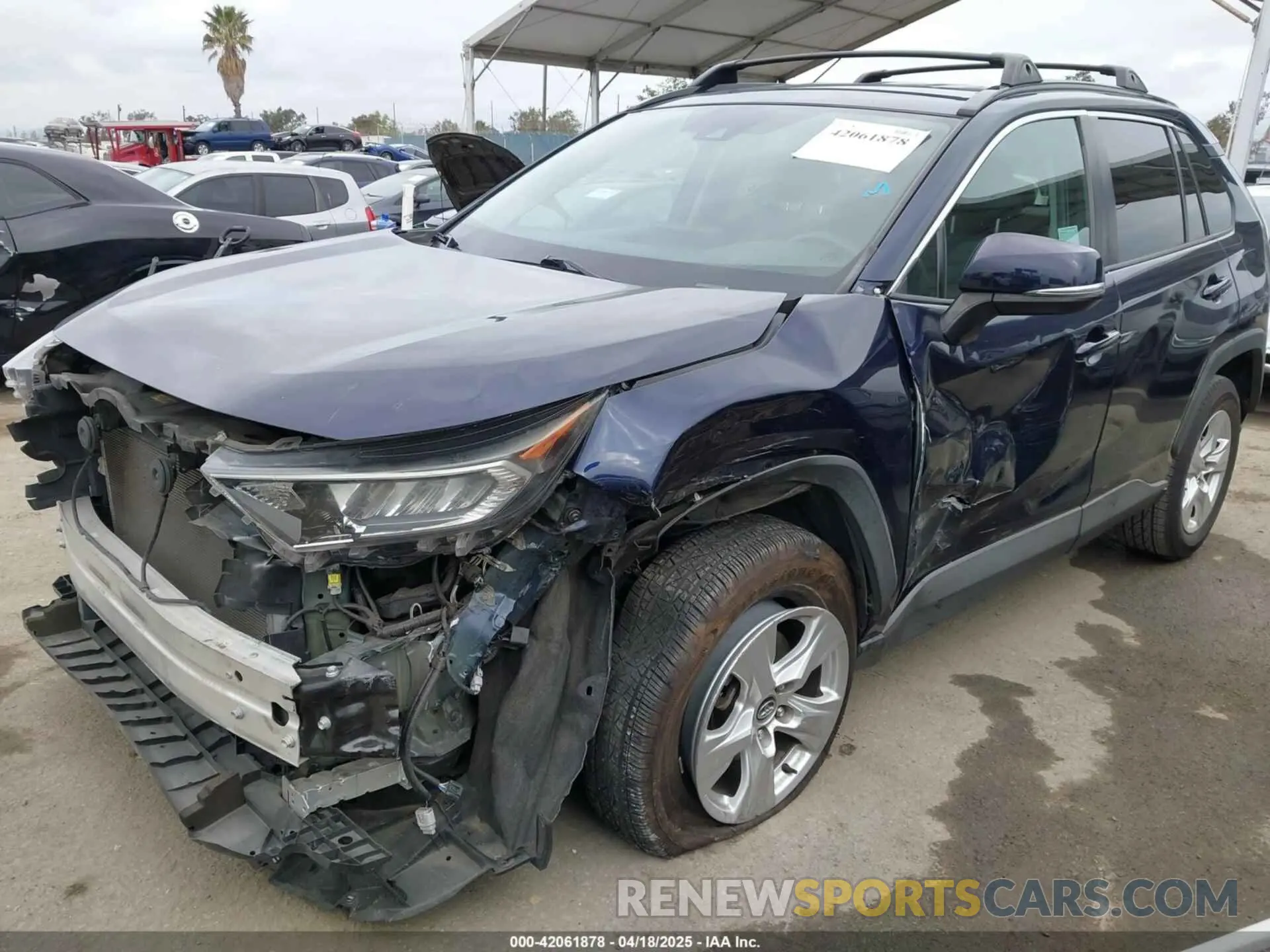 6 Photograph of a damaged car 2T3W1RFV0LW074520 TOYOTA RAV4 2020