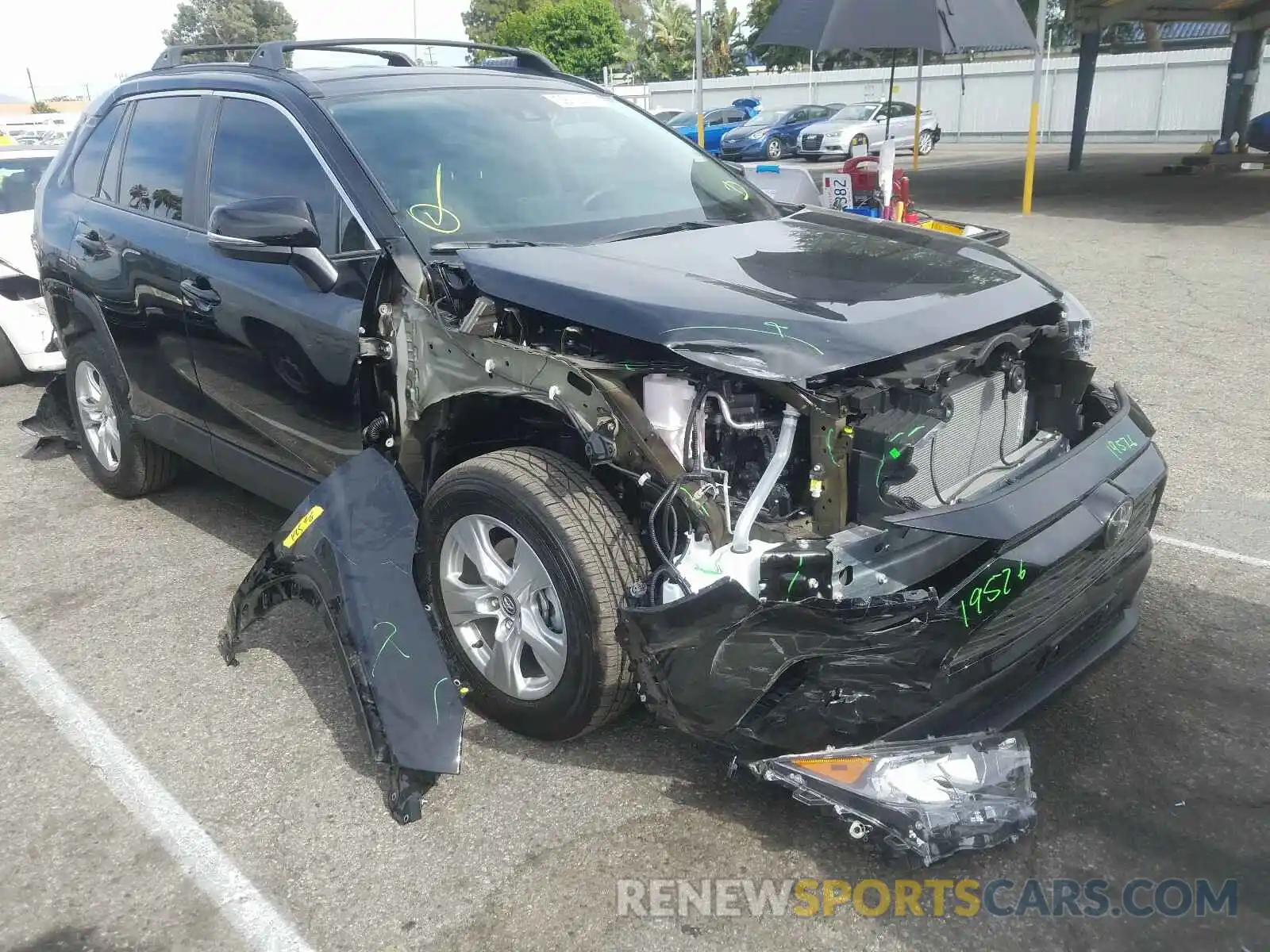 1 Photograph of a damaged car 2T3W1RFV0LW075022 TOYOTA RAV4 2020