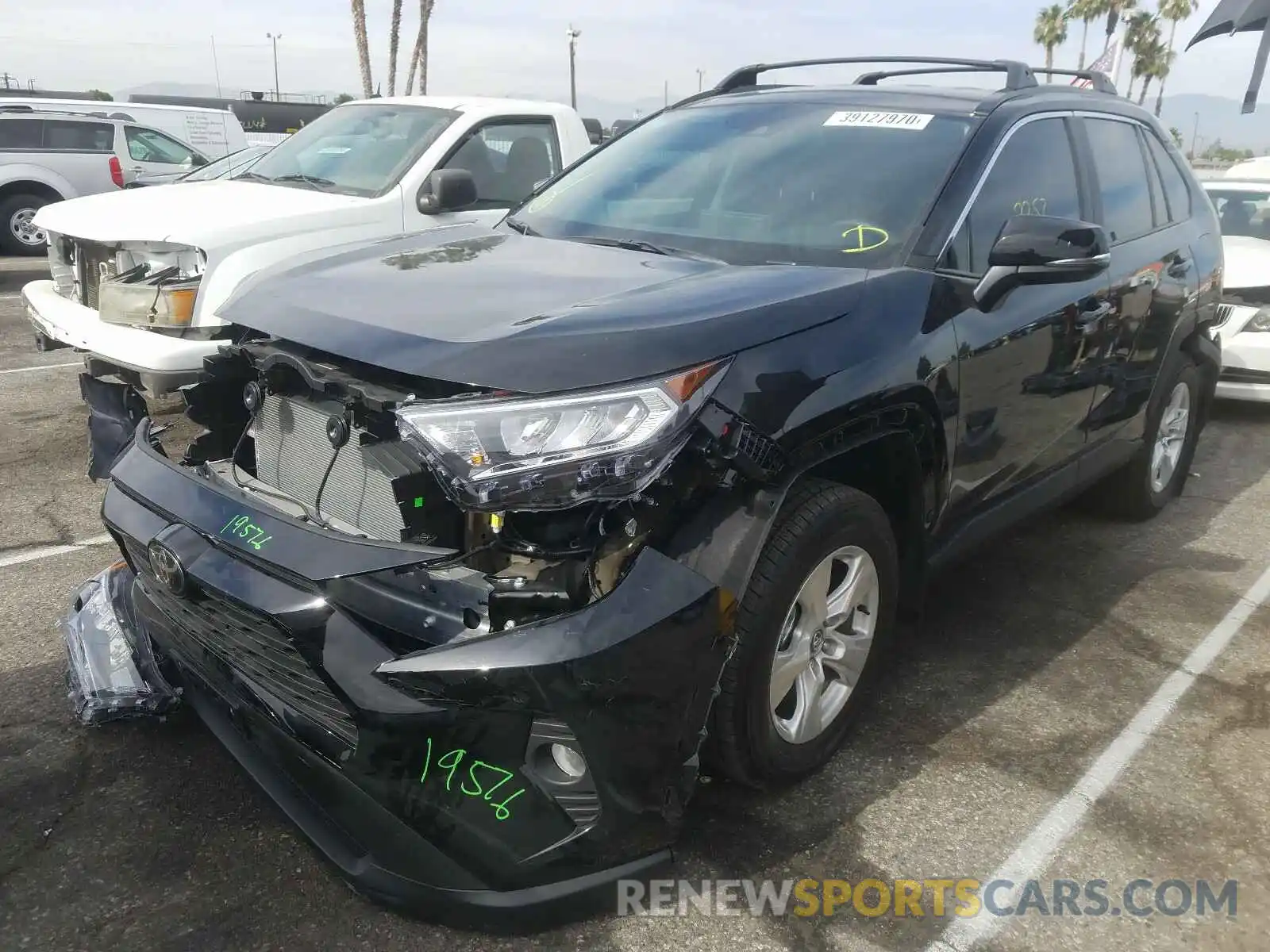 2 Photograph of a damaged car 2T3W1RFV0LW075022 TOYOTA RAV4 2020