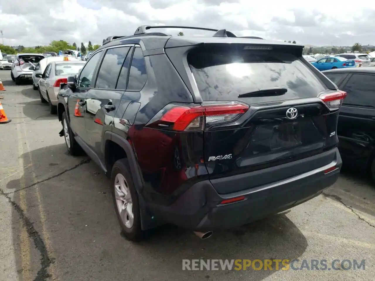 3 Photograph of a damaged car 2T3W1RFV0LW077384 TOYOTA RAV4 2020