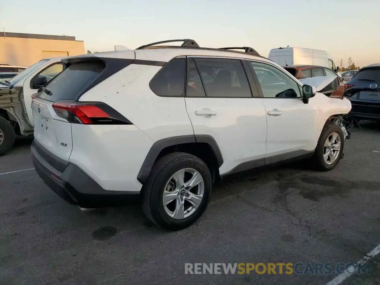 3 Photograph of a damaged car 2T3W1RFV0LW080155 TOYOTA RAV4 2020