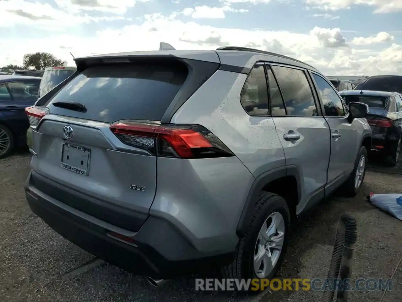 4 Photograph of a damaged car 2T3W1RFV0LW093407 TOYOTA RAV4 2020