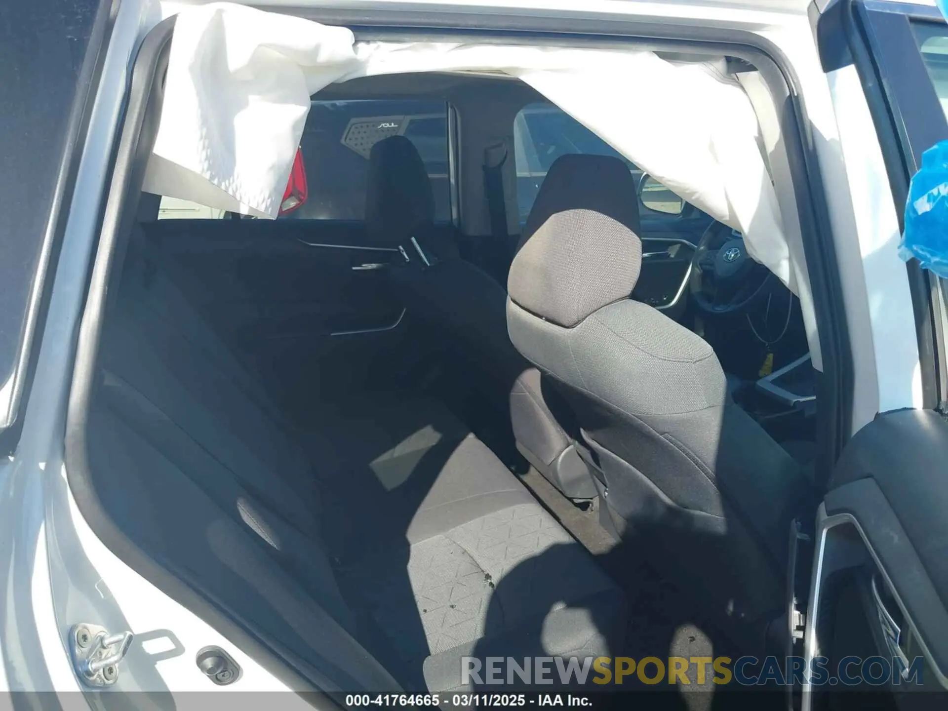 8 Photograph of a damaged car 2T3W1RFV1LC036912 TOYOTA RAV4 2020