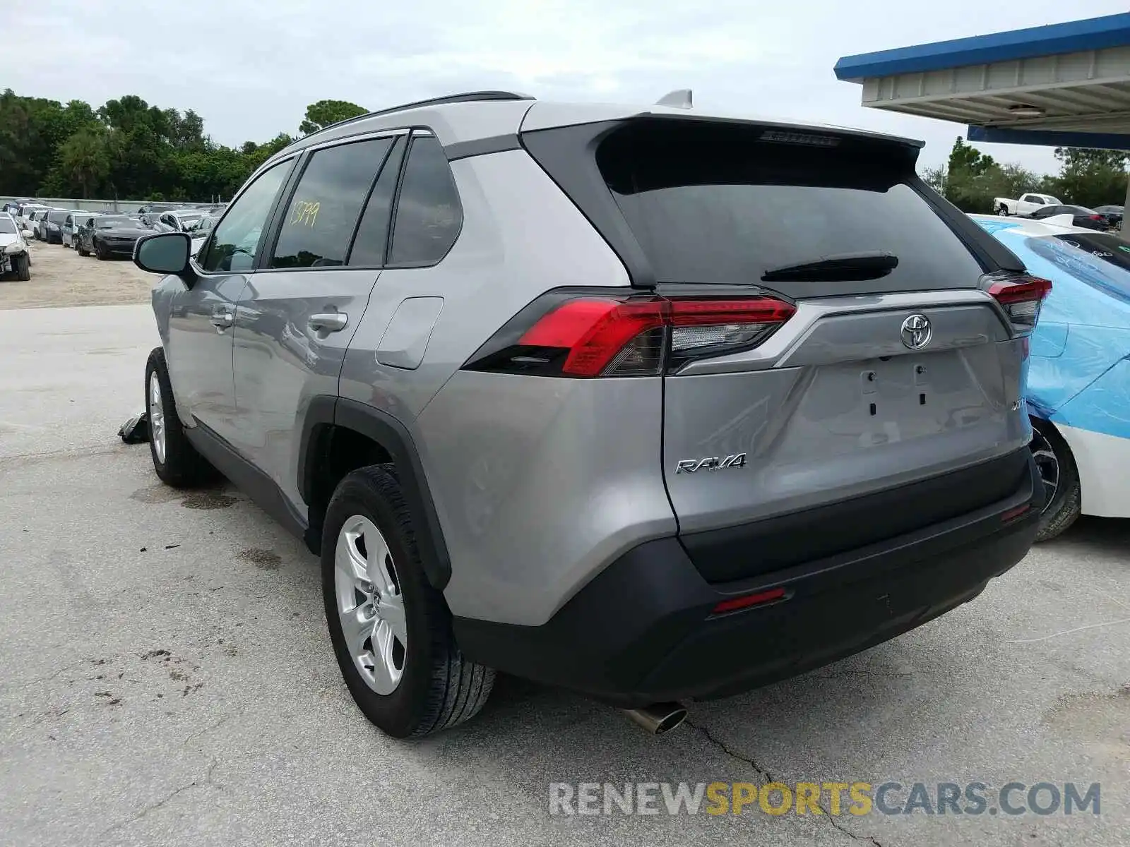 3 Photograph of a damaged car 2T3W1RFV1LC037218 TOYOTA RAV4 2020