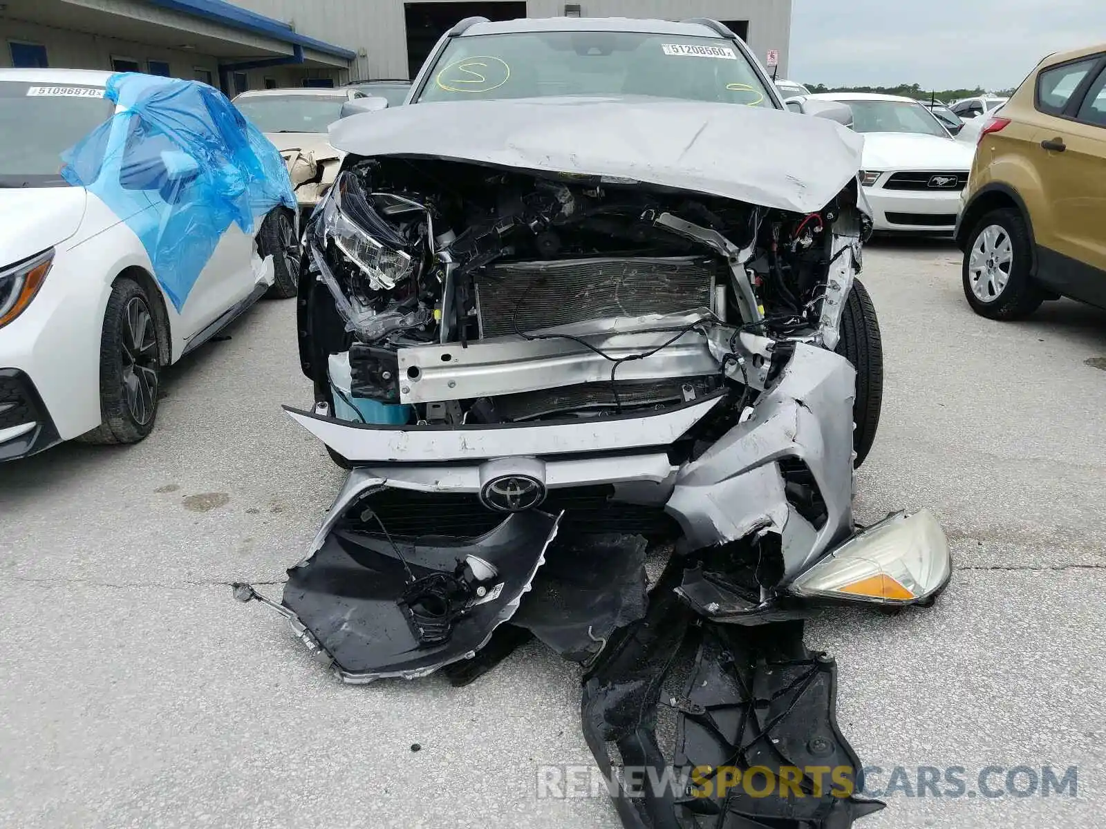 9 Photograph of a damaged car 2T3W1RFV1LC037218 TOYOTA RAV4 2020