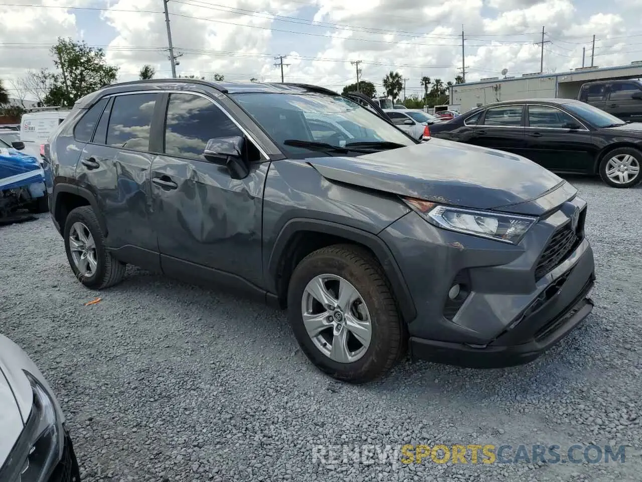 4 Photograph of a damaged car 2T3W1RFV1LC050812 TOYOTA RAV4 2020