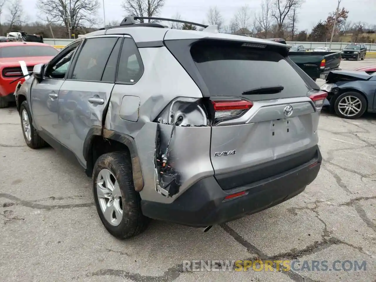 3 Photograph of a damaged car 2T3W1RFV1LC052575 TOYOTA RAV4 2020